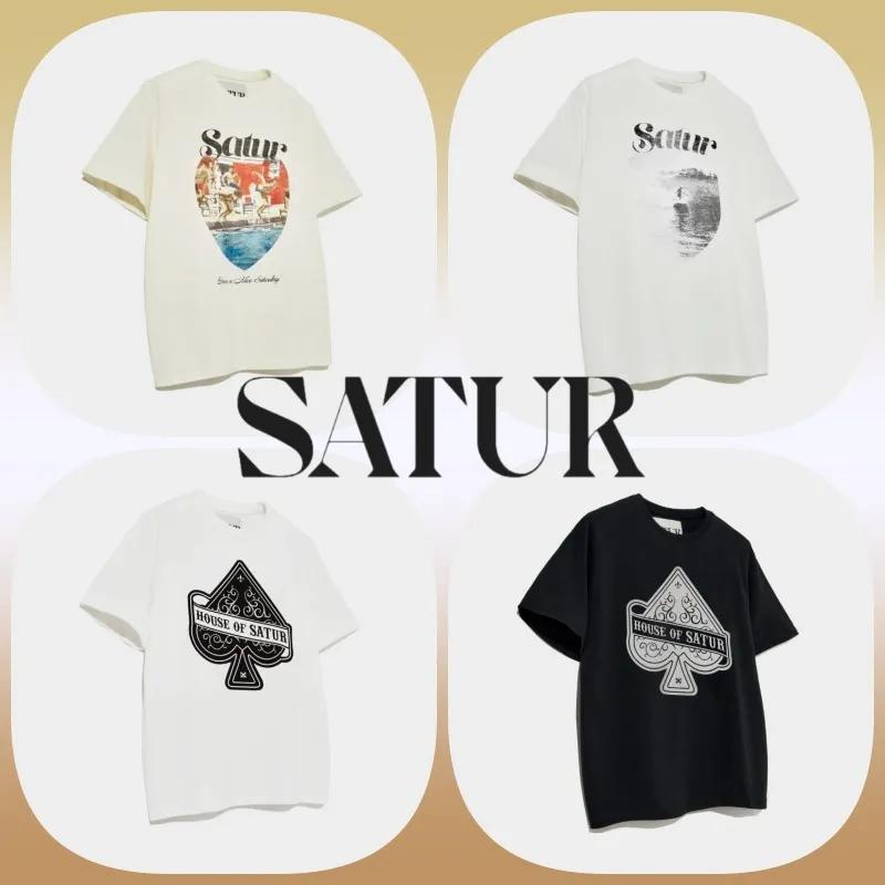 SATUR  |Unisex U-Neck Cotton Oversized Logo T-Shirts