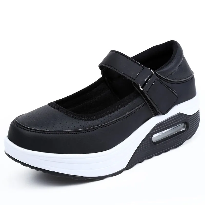 Women's Concise Style Slip-on Round Toe Solid Casual Platform Shoes