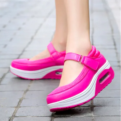 Women's Solid Pattern Rose Red Slip-on Round Toe Casual Shoes